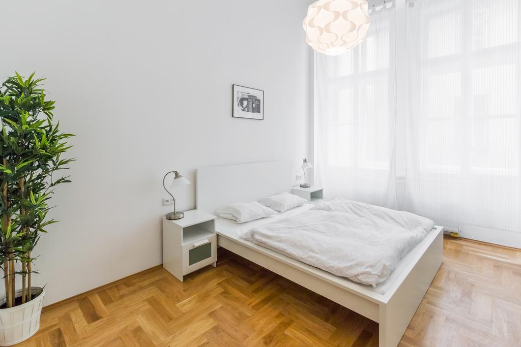 Apartment Jindrisska Прага Екстер'єр фото